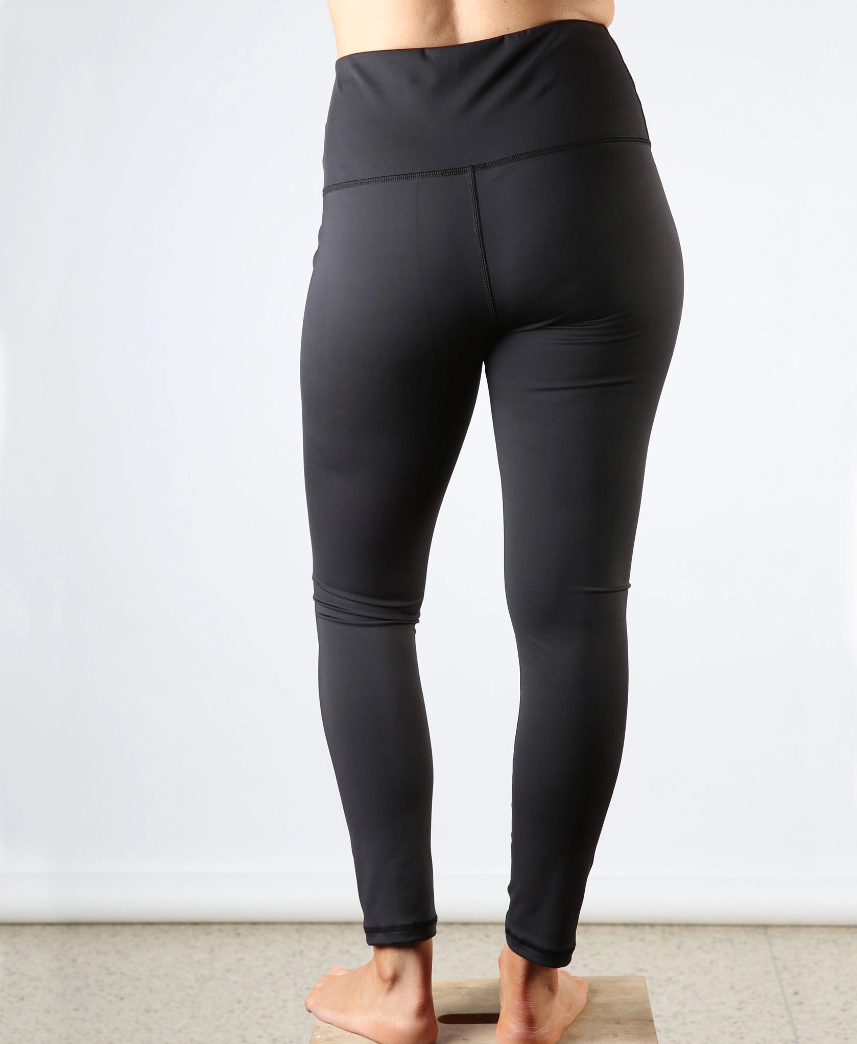 Swim_legging_long_black_size12_back